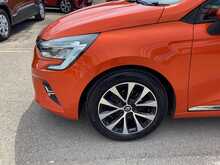 Renault Clio SCe Iconic - U44519