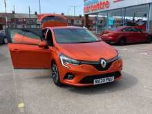 Renault Clio SCe Iconic - U44519