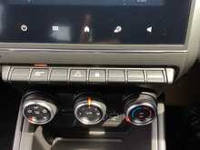 Renault Clio SCe Iconic - U44519