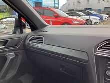 Volkswagen Tiguan TSI R-Line - U44540