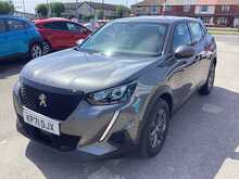 Peugeot 2008 PureTech Active Premium - U44541
