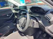 Peugeot 2008 PureTech Active Premium - U44541