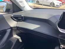 Peugeot 2008 PureTech Active Premium - U44541