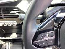 Peugeot 2008 PureTech Active Premium - U44541