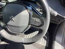 Peugeot 2008 PureTech Active Premium - U44541
