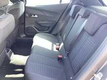 Peugeot 2008 PureTech Active Premium - U44541