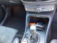 Volvo XC40 T3 R-Design - U44573