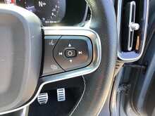 Volvo XC40 T3 R-Design - U44573