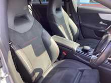 Mercedes-Benz CLA CLA180 AMG Line - U44593
