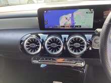 Mercedes-Benz CLA CLA180 AMG Line - U44593