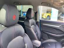 MG MG ZS T-GDI Exclusive - U44596