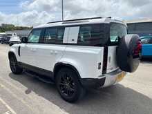 Land Rover Defender 110 SD4 SE - U44603