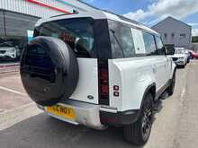 Land Rover Defender 110 SD4 SE - U44603