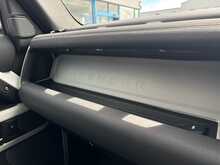 Land Rover Defender 110 SD4 SE - U44603