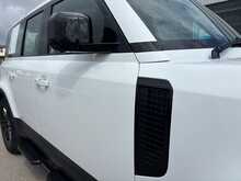 Land Rover Defender 110 SD4 SE - U44603