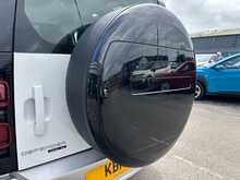 Land Rover Defender 110 SD4 SE - U44603
