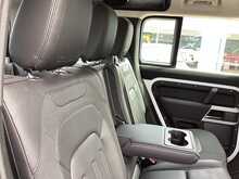 Land Rover Defender 110 SD4 SE - U44603