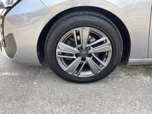 Peugeot 308 PureTech Active Premium - U44664