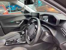 Peugeot 2008 PureTech Allure Premium - U44794