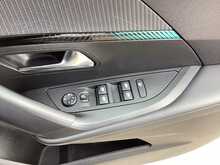 Peugeot 2008 PureTech Allure Premium - U44794