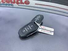 Peugeot 2008 PureTech Allure Premium - U44794