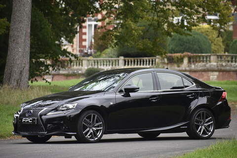Lexus IS 300h F Sport - U1000