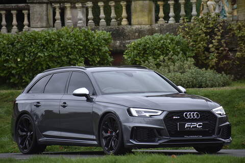 Audi RS4 Avant TFSI V6 - U1035