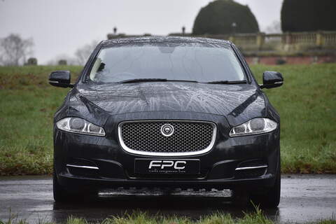 Jaguar XJ V8 Portfolio - U1106