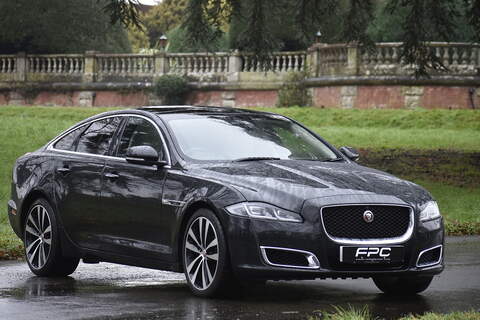 Jaguar XJ 2.0 TFSI 40 Black Edition Sportback 5dr Petrol S Tronic quattro Euro 6 (s/s) (190 ps)