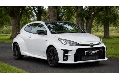 Toyota Yaris 2.0 TFSI 40 Black Edition Sportback 5dr Petrol S Tronic quattro Euro 6 (s/s) (190 ps)