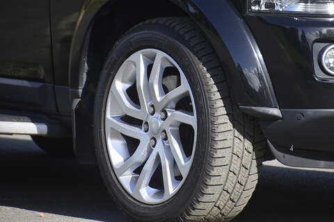 Land Rover Discovery 4 3.0 SD V6 Landmark SUV 5dr Diesel Auto 4WD Euro 6 (s/s) (256 bhp) - U1400