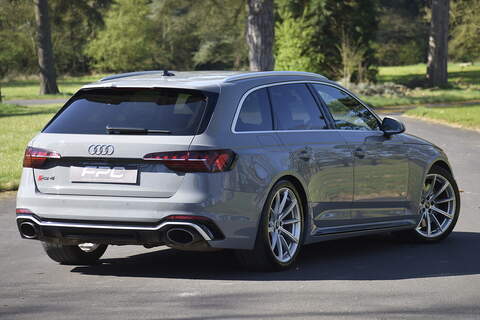 Audi RS4 Avant TFSI V6 - U872