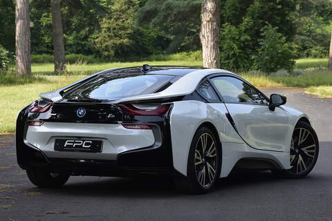 BMW i8  - U900