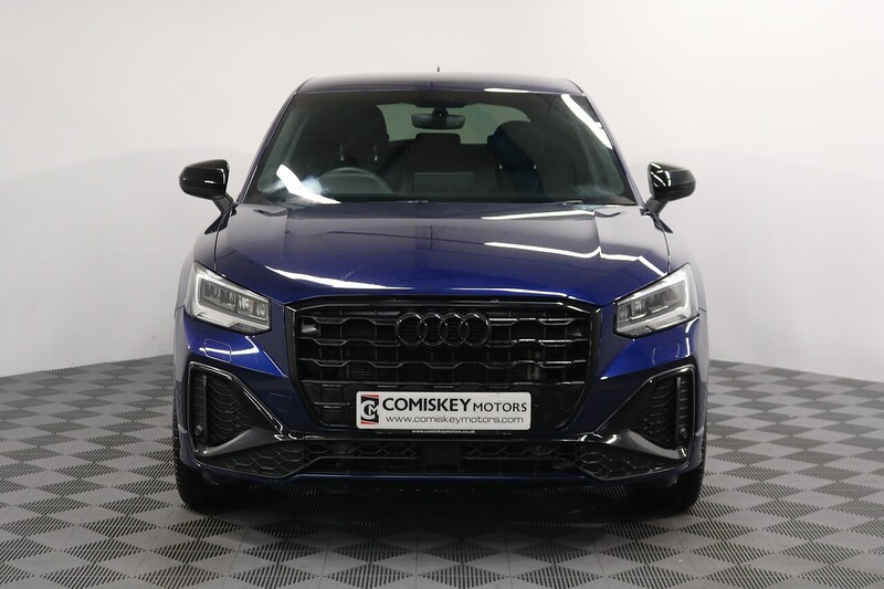 Audi Q2 TFSI CoD Black Edition - U13608