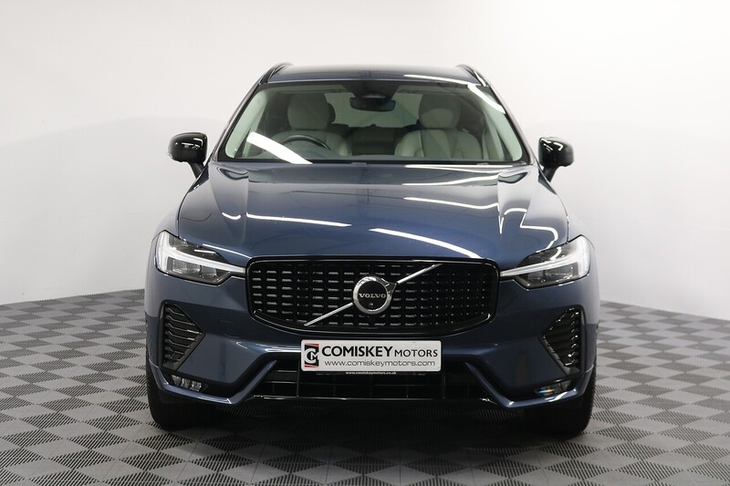 Volvo XC60 B4 MHEV Plus - U13631
