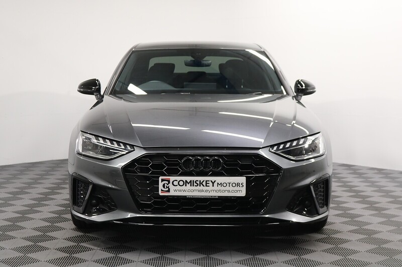 Audi A4 TDI Black Edition - U13682