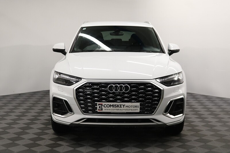 Audi Q5 TFSIe S line - U13799