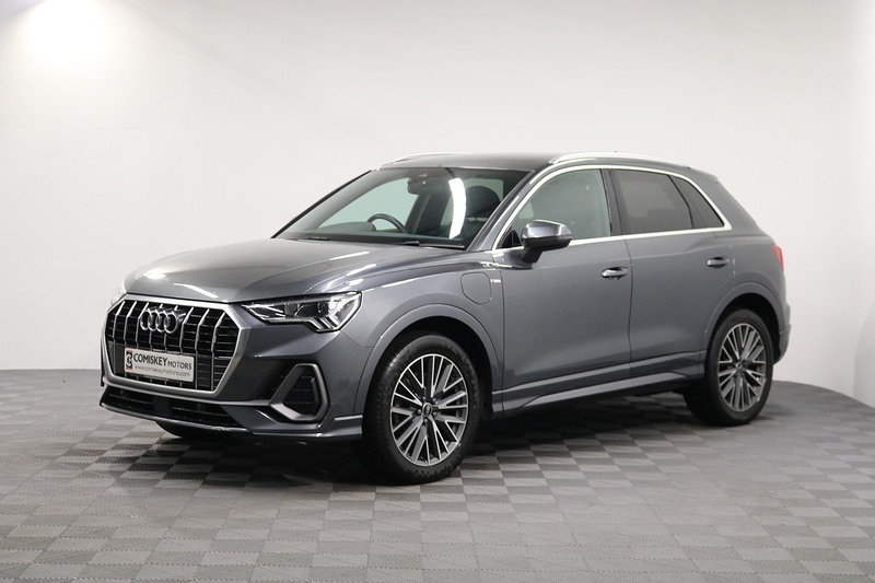 Audi Q3 TFSIe S line - U13817