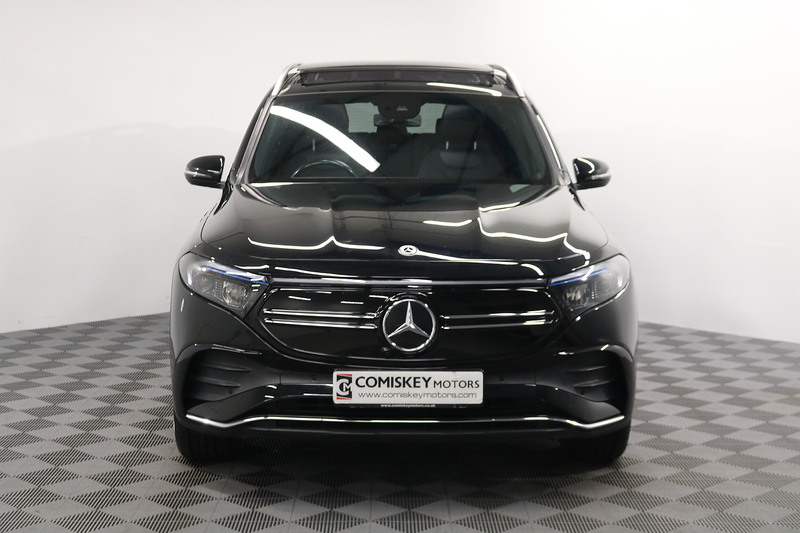 Mercedes-Benz EQB EQB 300 AMG Line - U13932