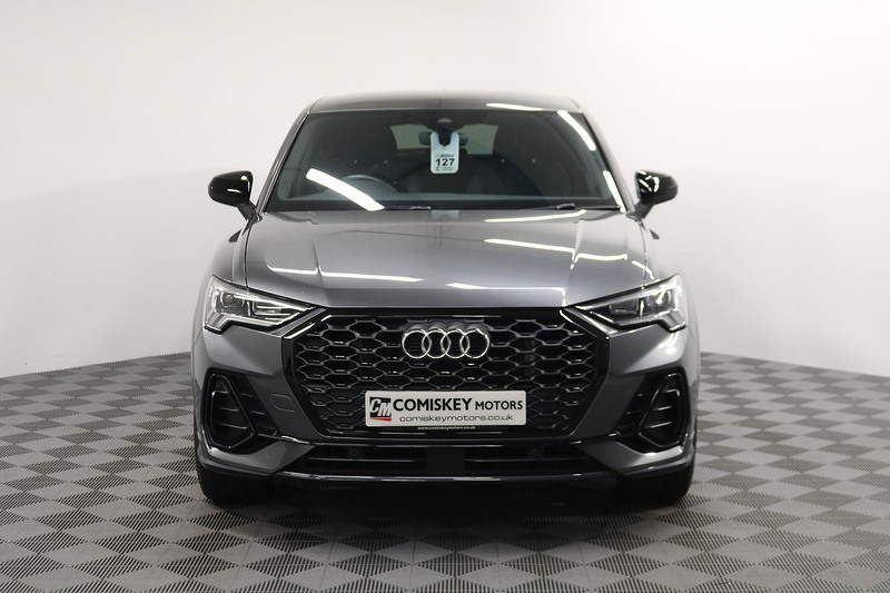Audi Q3 TFSIe Vorsprung - U14052