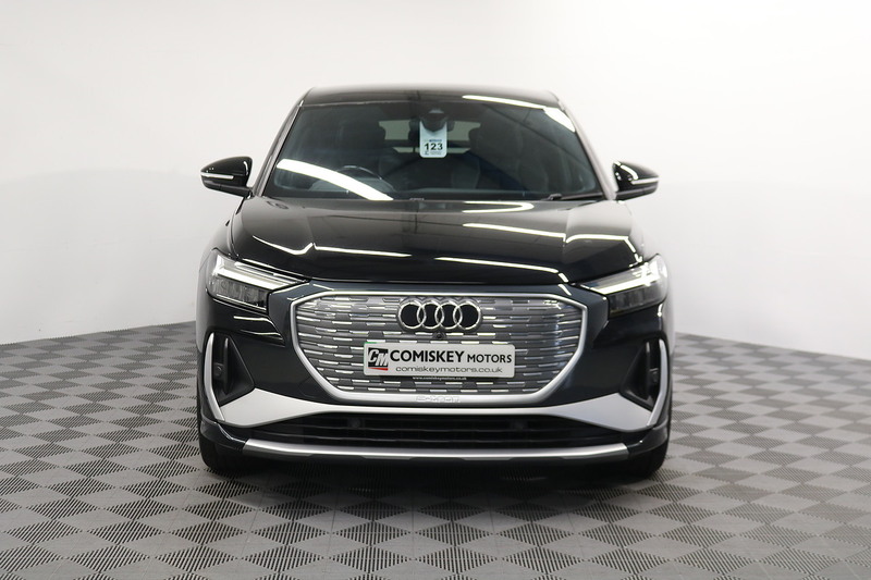 Audi Q4 e-tron S line - U14315