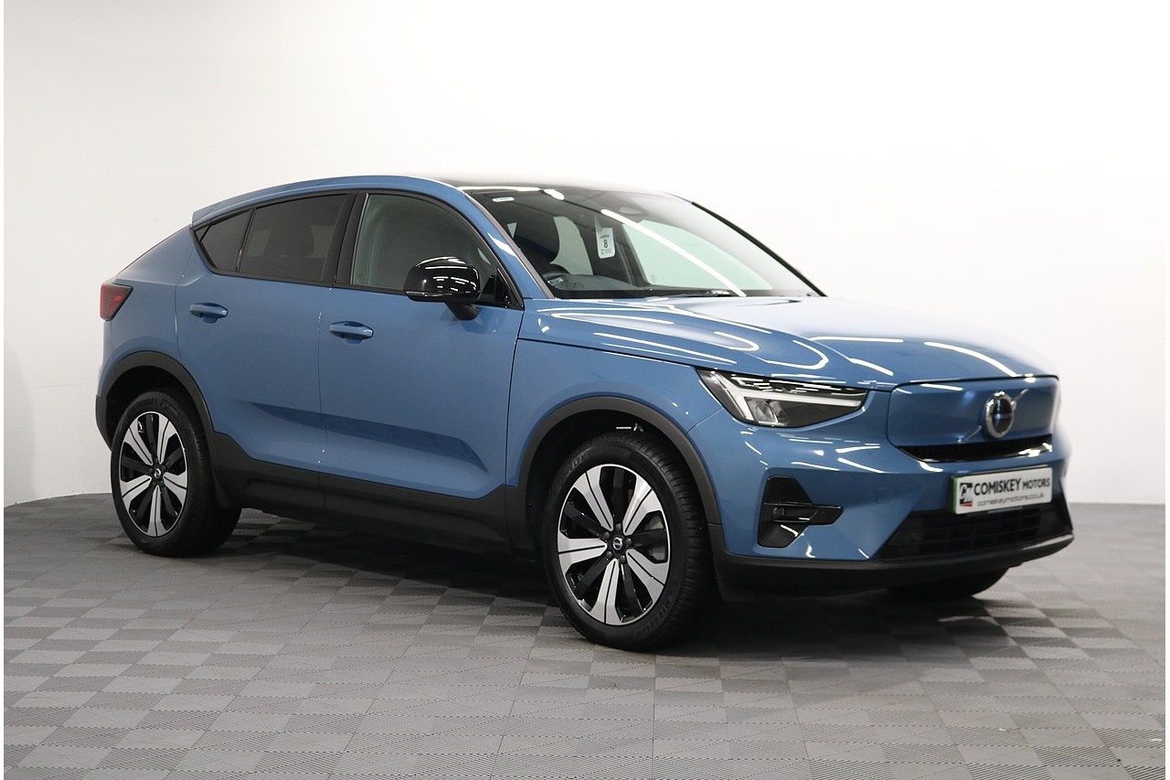 2023 VOLVO C40