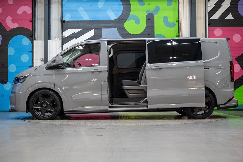 Volkswagen Transporter 2.0 T32 Diesel 150PS Auto 4MOTION KOMBI LWB - N5131