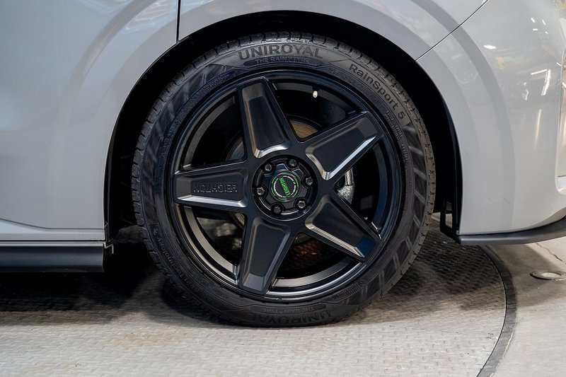 Volkswagen Transporter 2.0 T32 Diesel 150PS Auto 4MOTION KOMBI LWB - N5131