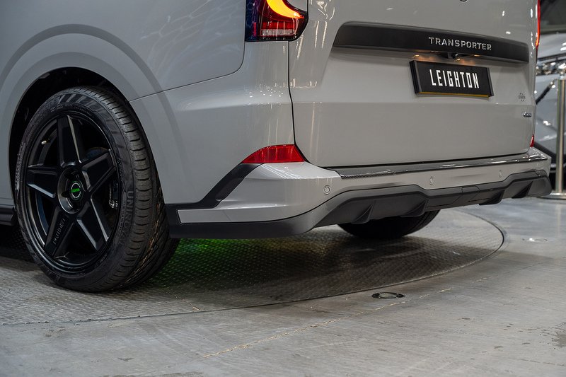 Volkswagen Transporter 2.0 T32 Diesel 150PS Auto 4MOTION KOMBI LWB - N5131