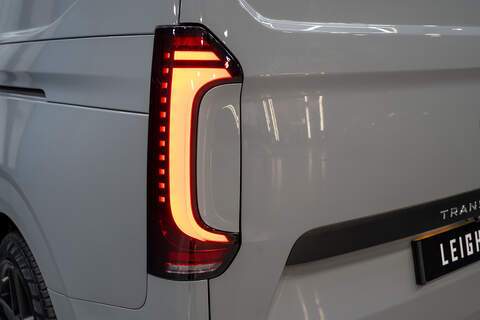 Volkswagen Transporter 2.0 T32 Diesel 150PS Auto 4MOTION KOMBI LWB - N5131