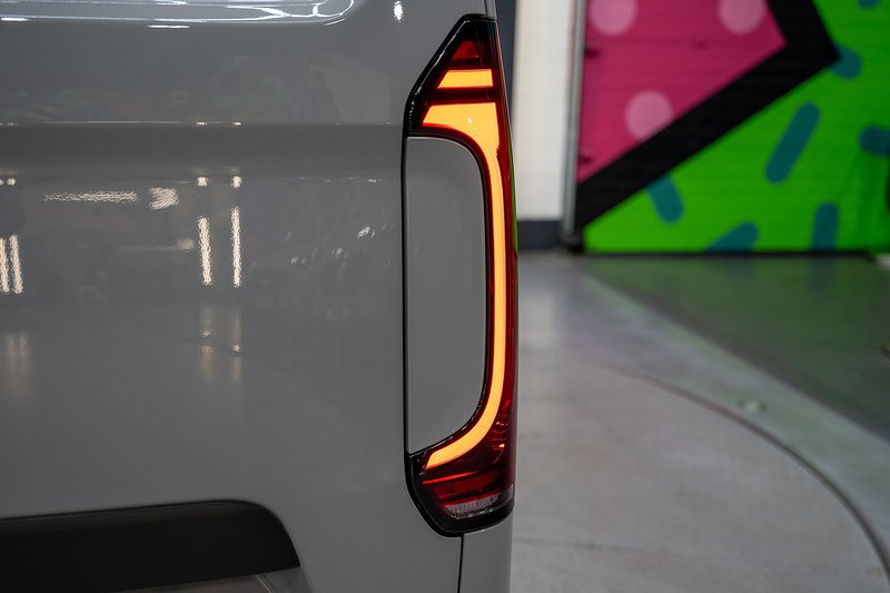 Volkswagen Transporter 2.0 T32 Diesel 150PS Auto 4MOTION KOMBI LWB - N5131