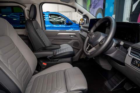 Volkswagen Transporter 2.0 T32 Diesel 150PS Auto 4MOTION KOMBI LWB - N5131