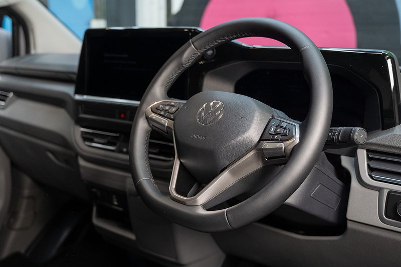 Volkswagen Transporter 2.0 T32 Diesel 150PS Auto 4MOTION KOMBI LWB - N5131