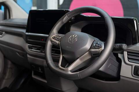 Volkswagen Transporter 2.0 T32 Diesel 150PS Auto 4MOTION KOMBI LWB - N5131